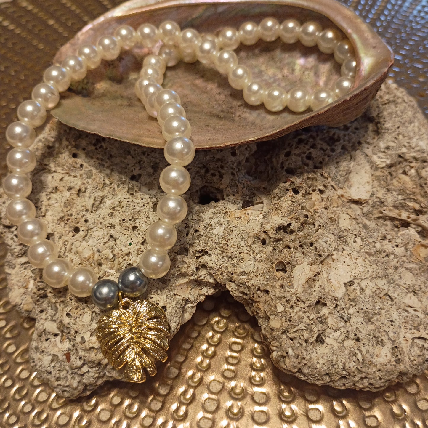 Stretch Elastic Monstera Surf Necklace